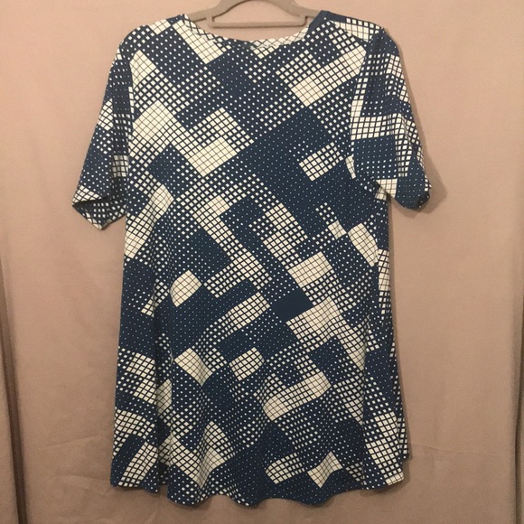 LuLaRoe Perfect Tee - Picture 2 of 3